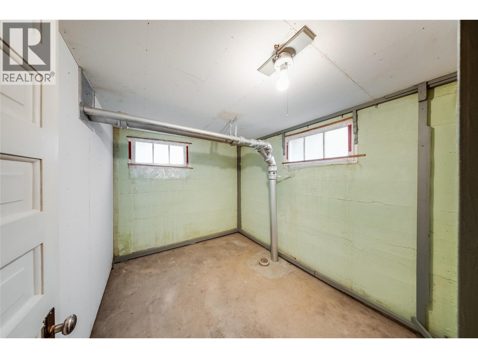 735 10th Avenue, Montrose, British Columbia  V0G 1P0 - Photo 26 - 10402231