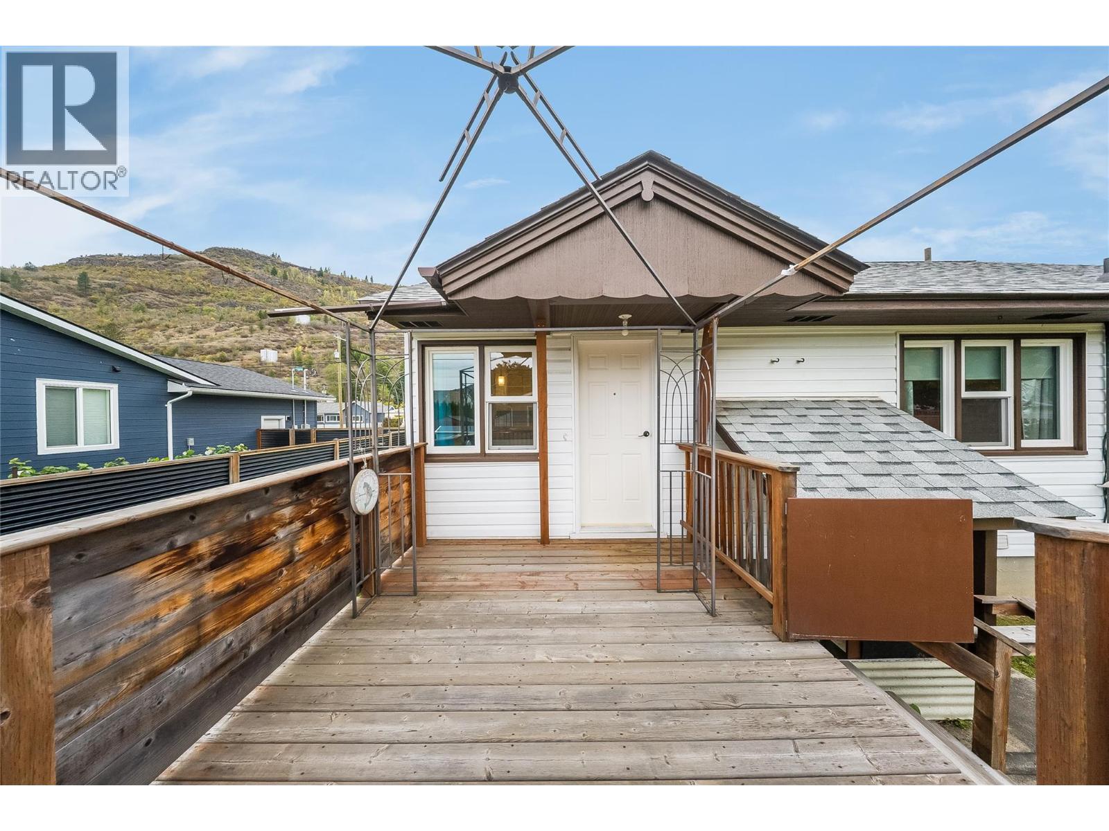 735 10th Avenue, Montrose, British Columbia  V0G 1P0 - Photo 30 - 10402231