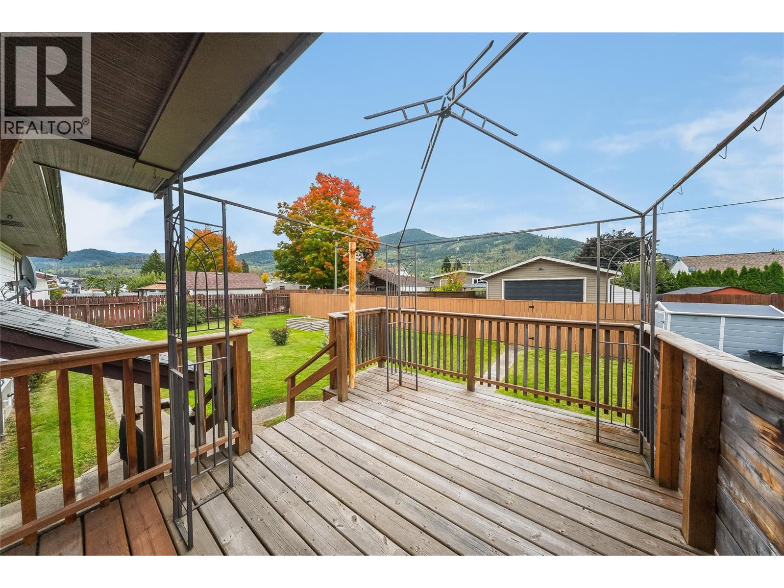 735 10th Avenue, Montrose, British Columbia  V0G 1P0 - Photo 32 - 10402231