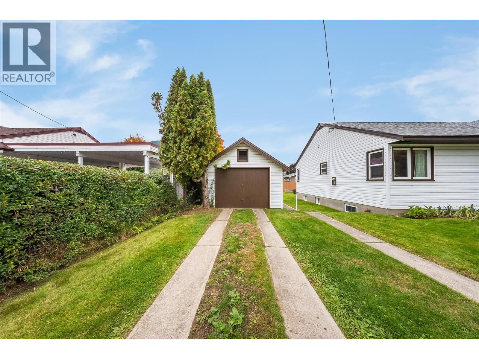 735 10th Avenue, Montrose, British Columbia  V0G 1P0 - Photo 33 - 10402231