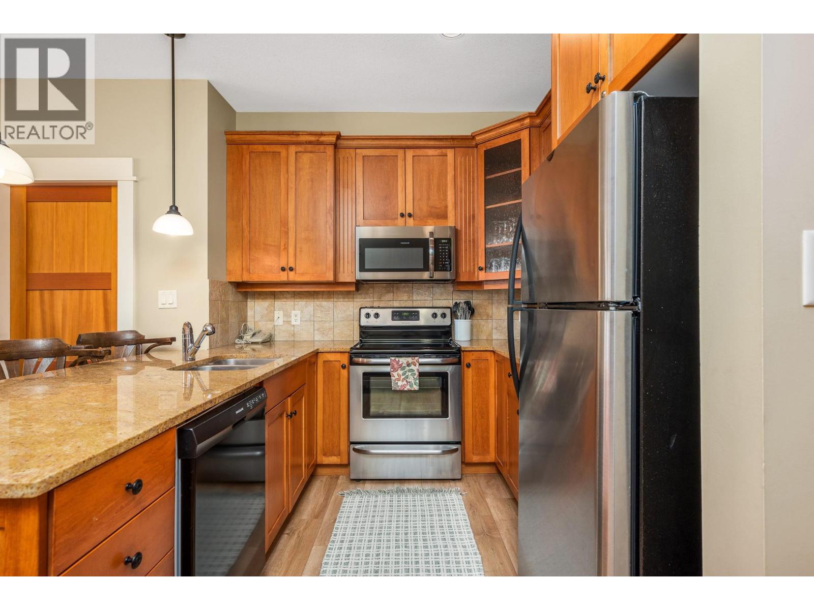170 Silver Lode Lane Lane Unit# 105, Silver Star, British Columbia  V1B 3M1 - Photo 4 - 10401721