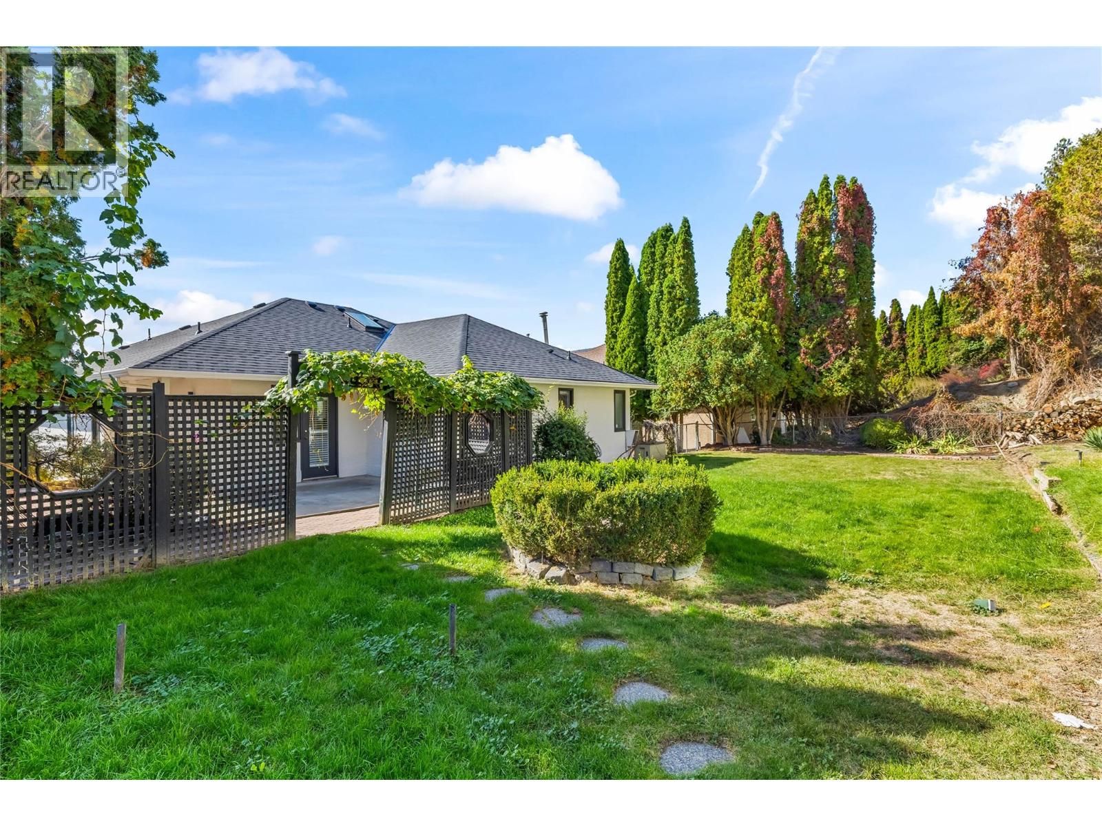 657 Royal View Drive, Kelowna, British Columbia  V1Y 9K5 - Photo 13 - 10402296