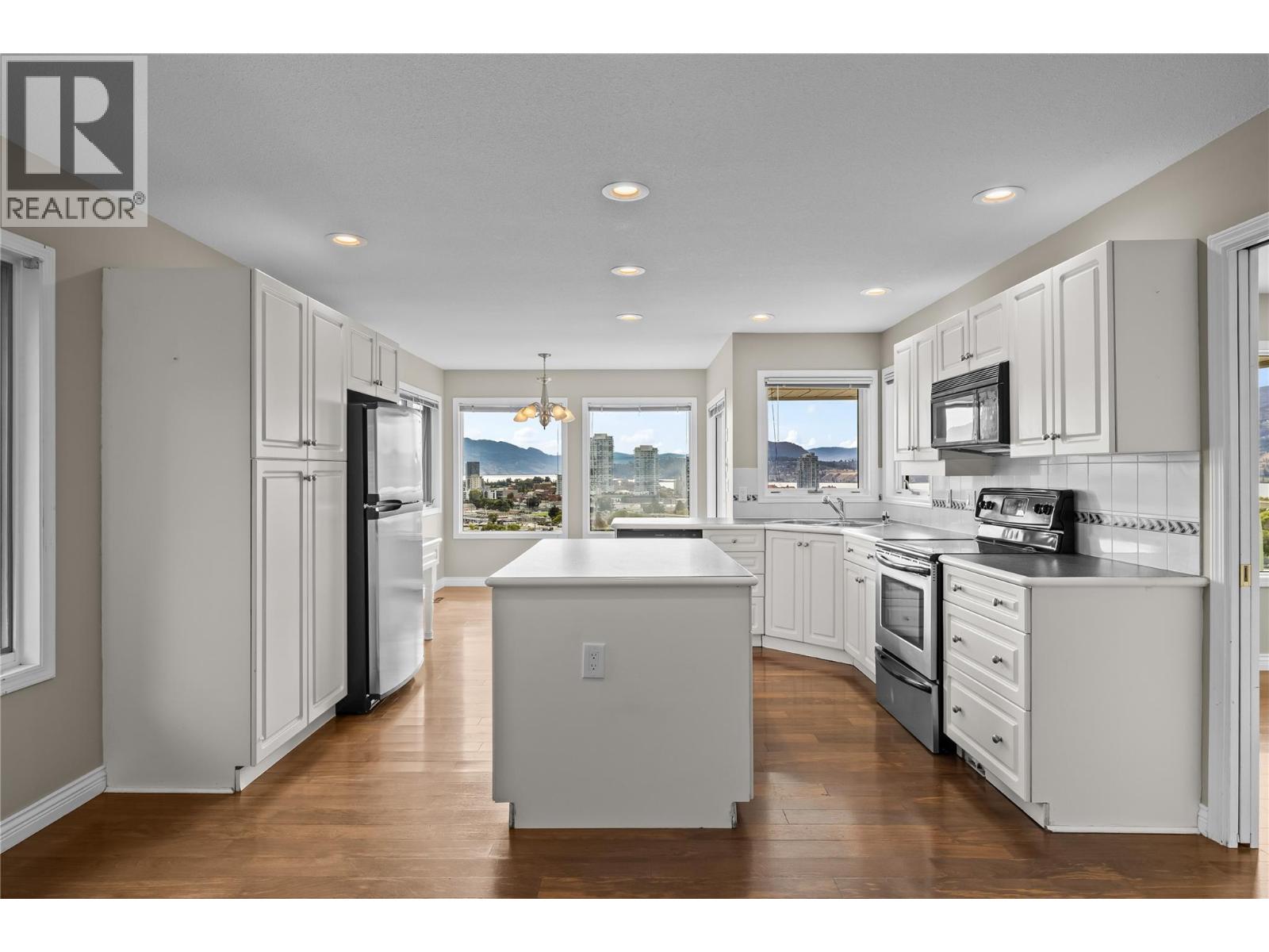 657 Royal View Drive, Kelowna, British Columbia  V1Y 9K5 - Photo 20 - 10402296