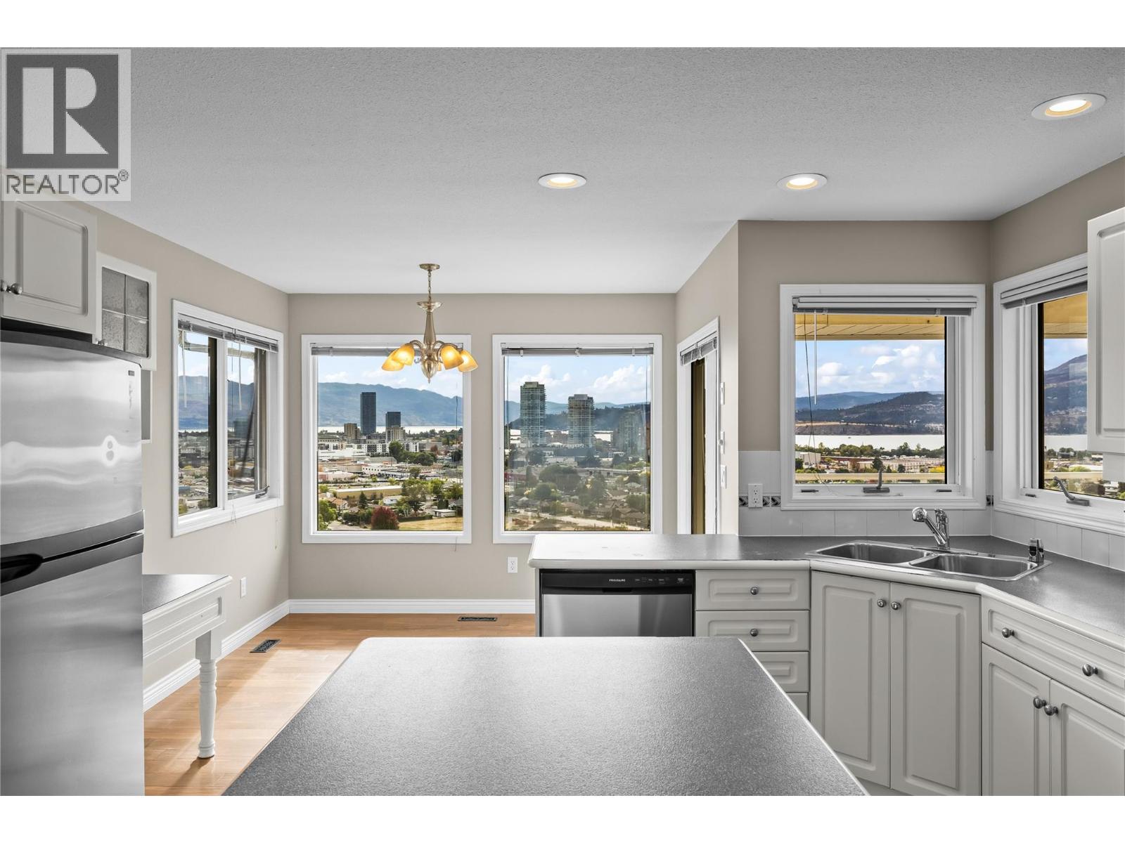 657 Royal View Drive, Kelowna, British Columbia  V1Y 9K5 - Photo 22 - 10402296