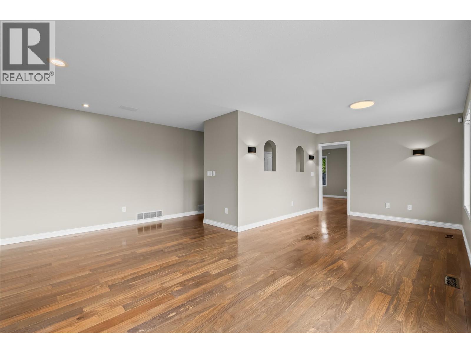 657 Royal View Drive, Kelowna, British Columbia  V1Y 9K5 - Photo 43 - 10402296