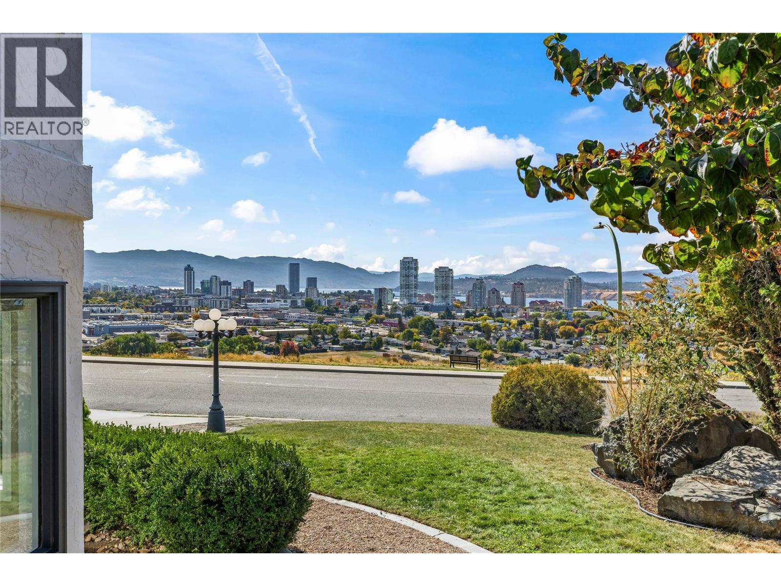 657 Royal View Drive, Kelowna, British Columbia  V1Y 9K5 - Photo 7 - 10402296