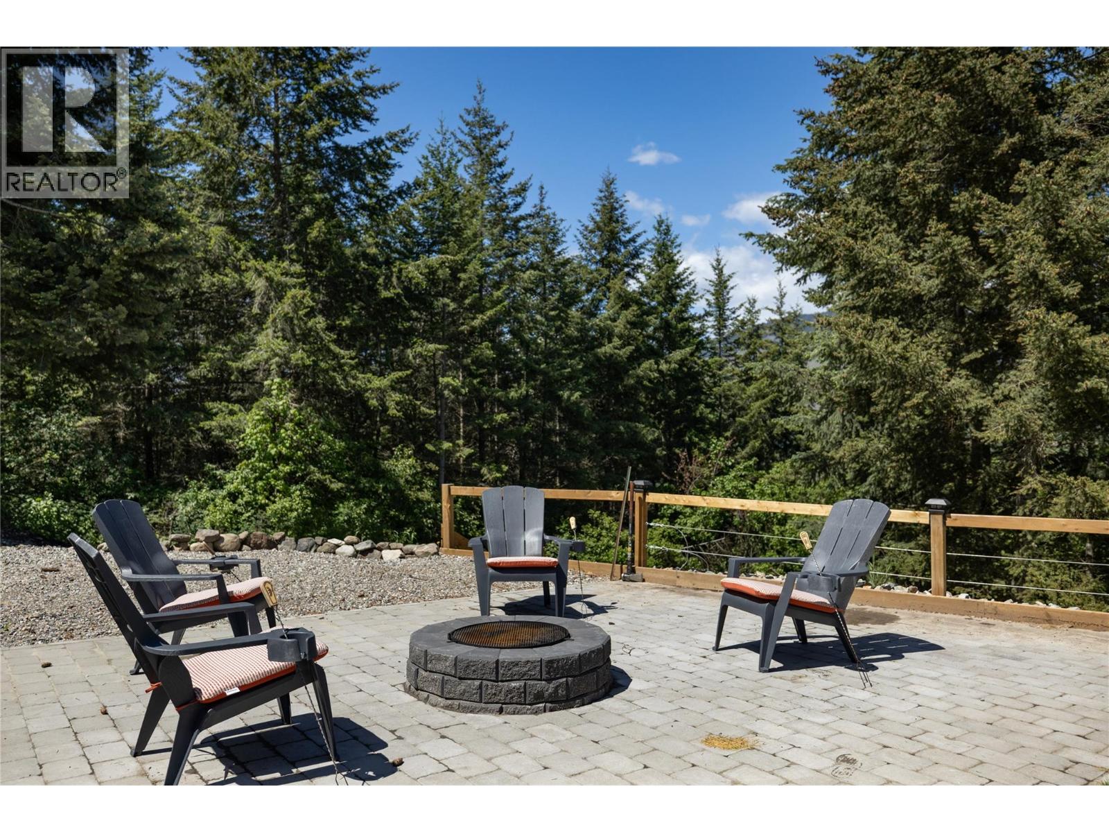 4006 Coachwood Close, Coldstream, British Columbia  V1B 3Y4 - Photo 10 - 10402466
