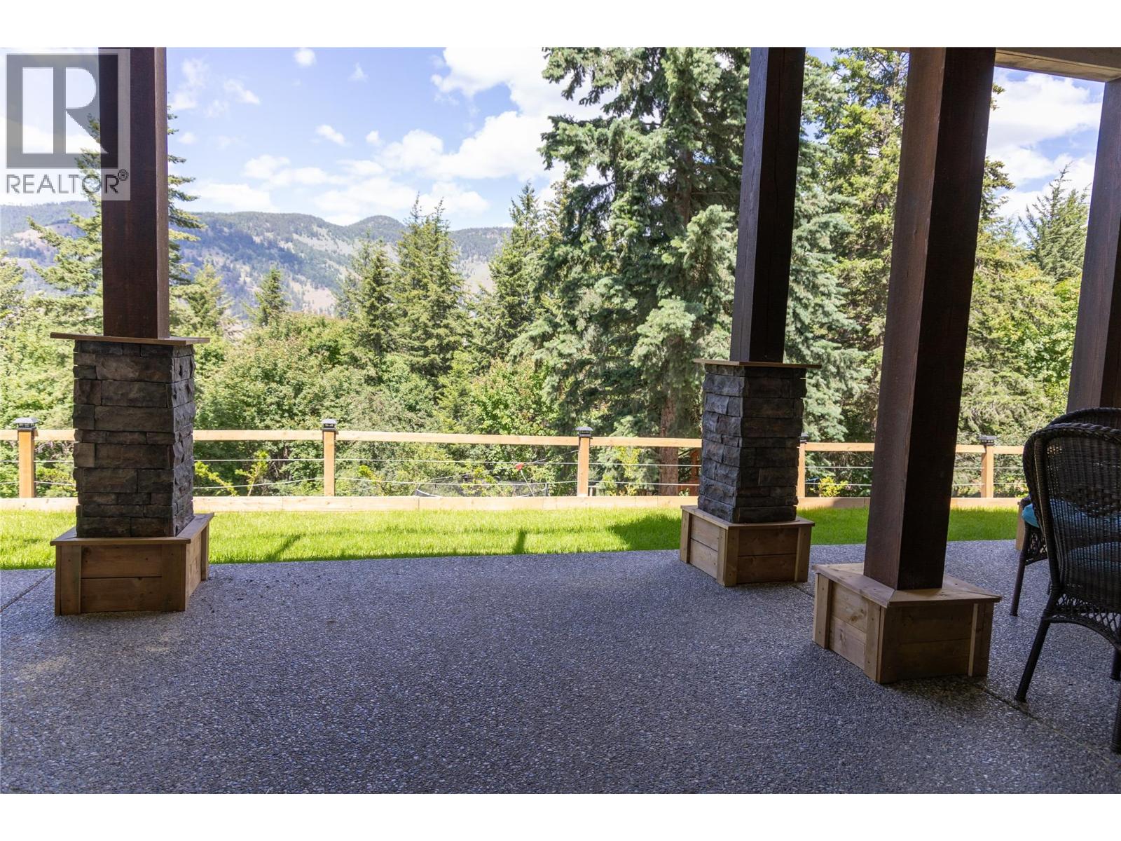 4006 Coachwood Close, Coldstream, British Columbia  V1B 3Y4 - Photo 14 - 10402466