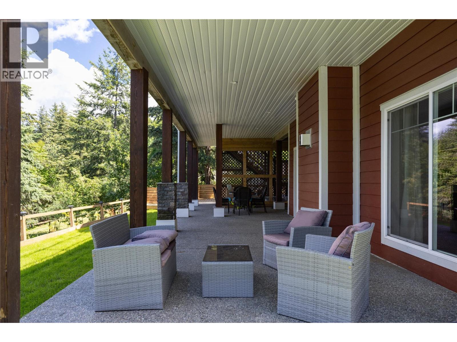 4006 Coachwood Close, Coldstream, British Columbia  V1B 3Y4 - Photo 16 - 10402466