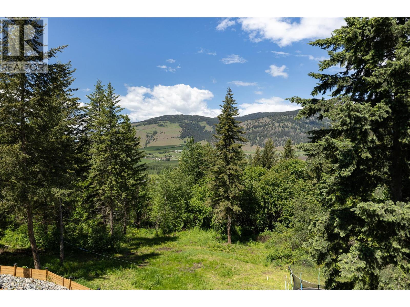 4006 Coachwood Close, Coldstream, British Columbia  V1B 3Y4 - Photo 5 - 10402466