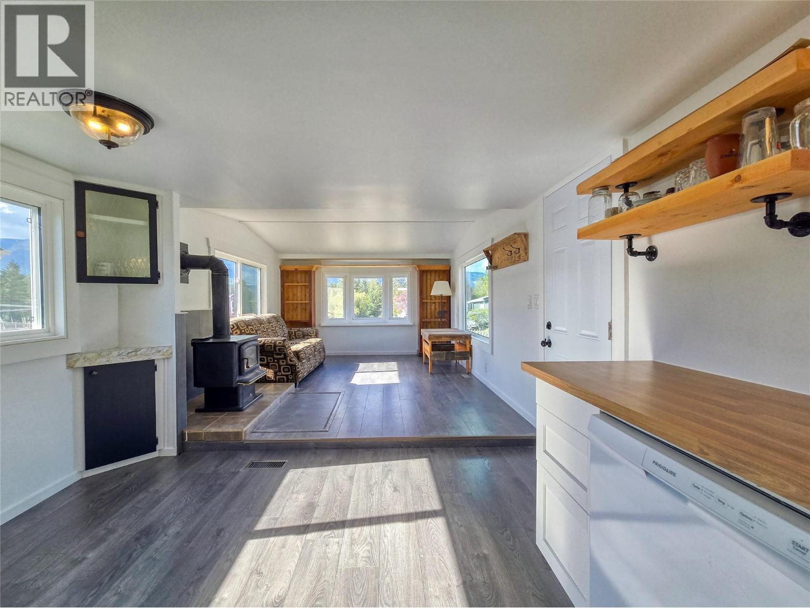 4775 Wood Lane Unit# 30, Windermere, British Columbia  V0B 2L2 - Photo 3 - 10402328