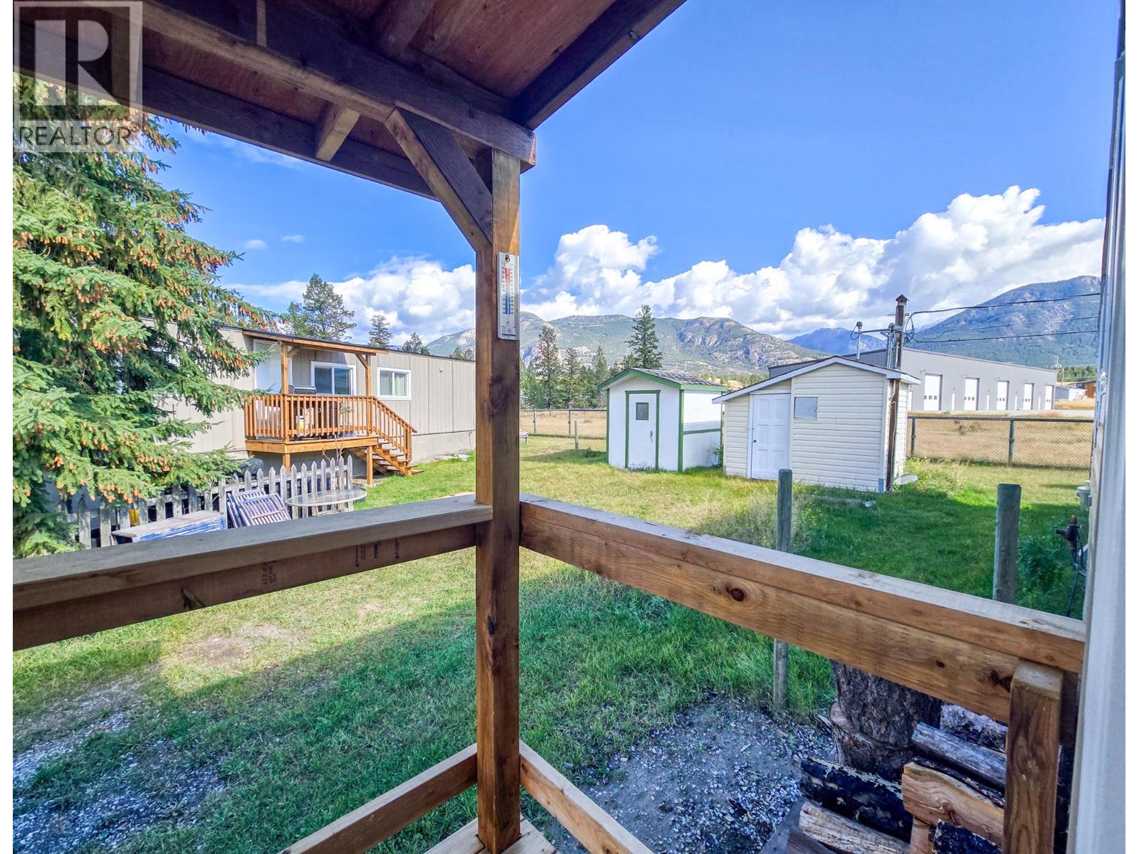 4775 Wood Lane Unit# 30, Windermere, British Columbia  V0B 2L2 - Photo 4 - 10402328