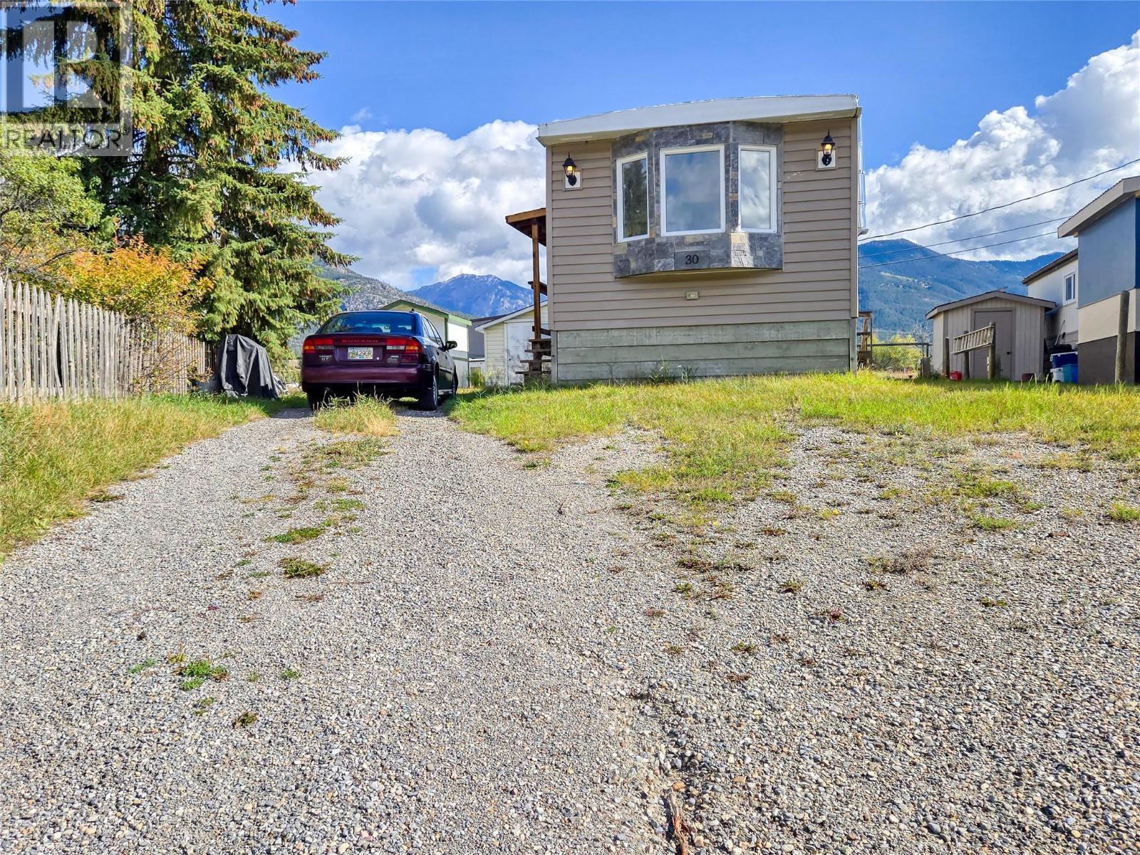 4775 Wood Lane Unit# 30, Windermere, British Columbia  V0B 2L2 - Photo 5 - 10402328