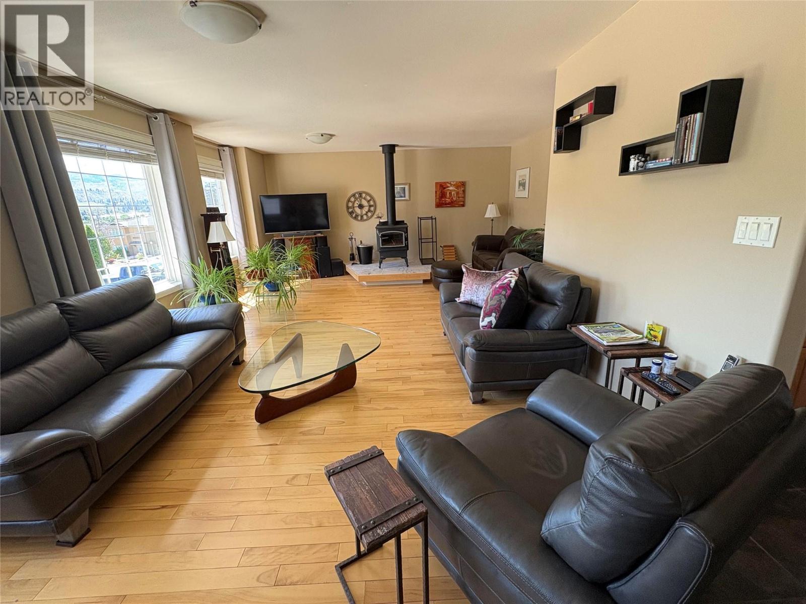 6940 Cabernet Place, Oliver, British Columbia  V0H 1T4 - Photo 4 - 10402409