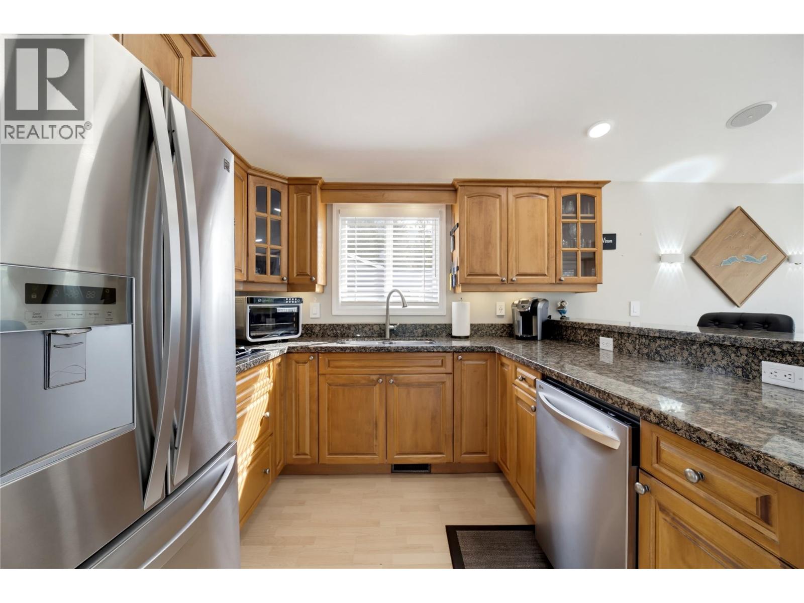 8242 97a Highway Unit# 65, Mara, British Columbia  V0E 2K0 - Photo 13 - 10402393