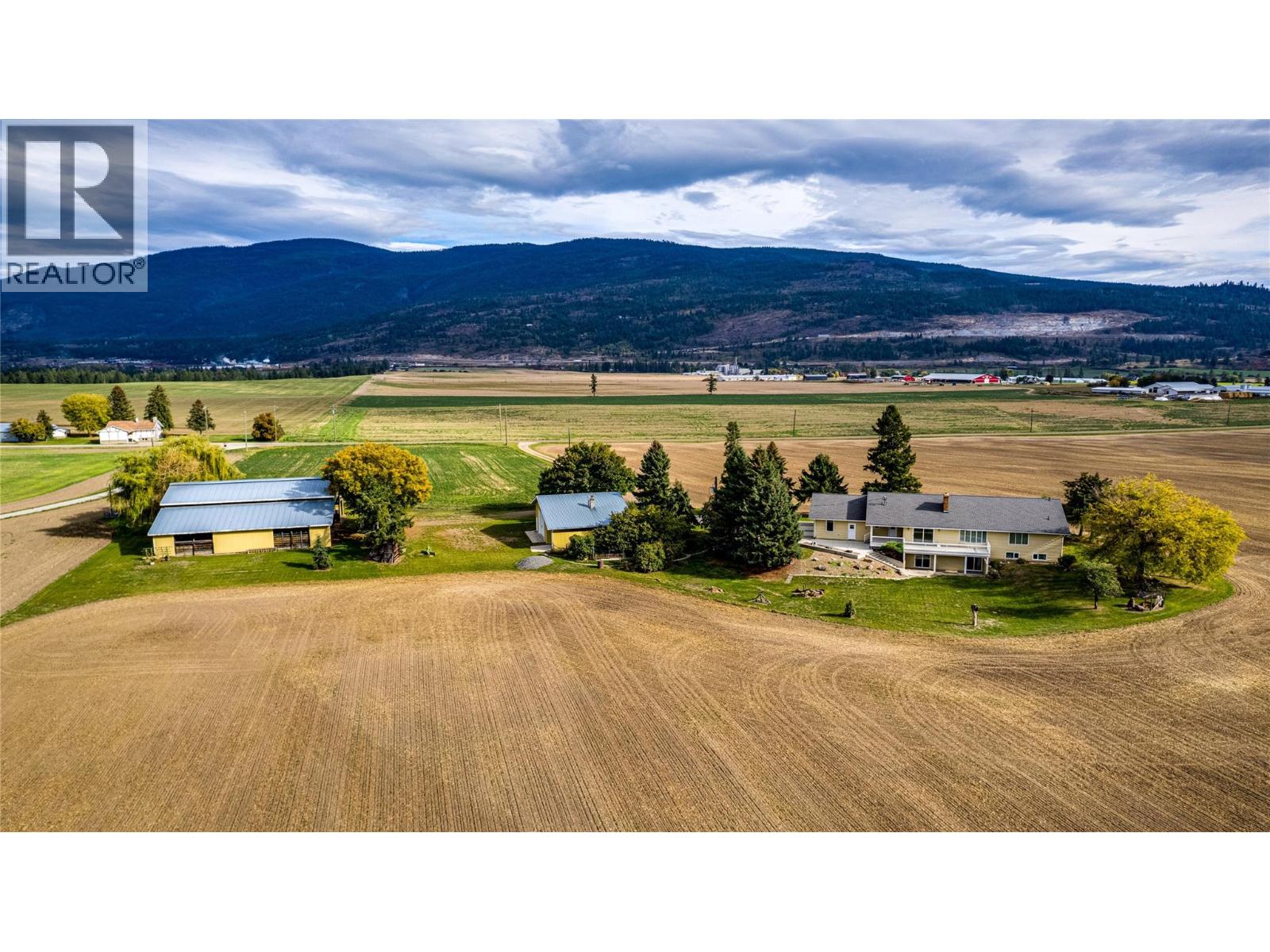 683 Clinton Road, Spallumcheen, British Columbia  V4Y 0P3 - Photo 14 - 10402165