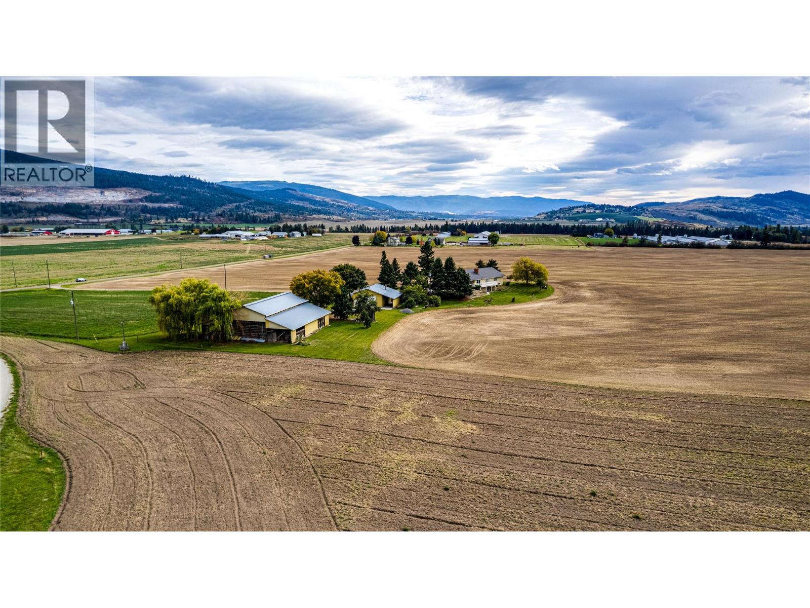 683 Clinton Road, Spallumcheen, British Columbia  V4Y 0P3 - Photo 24 - 10402165