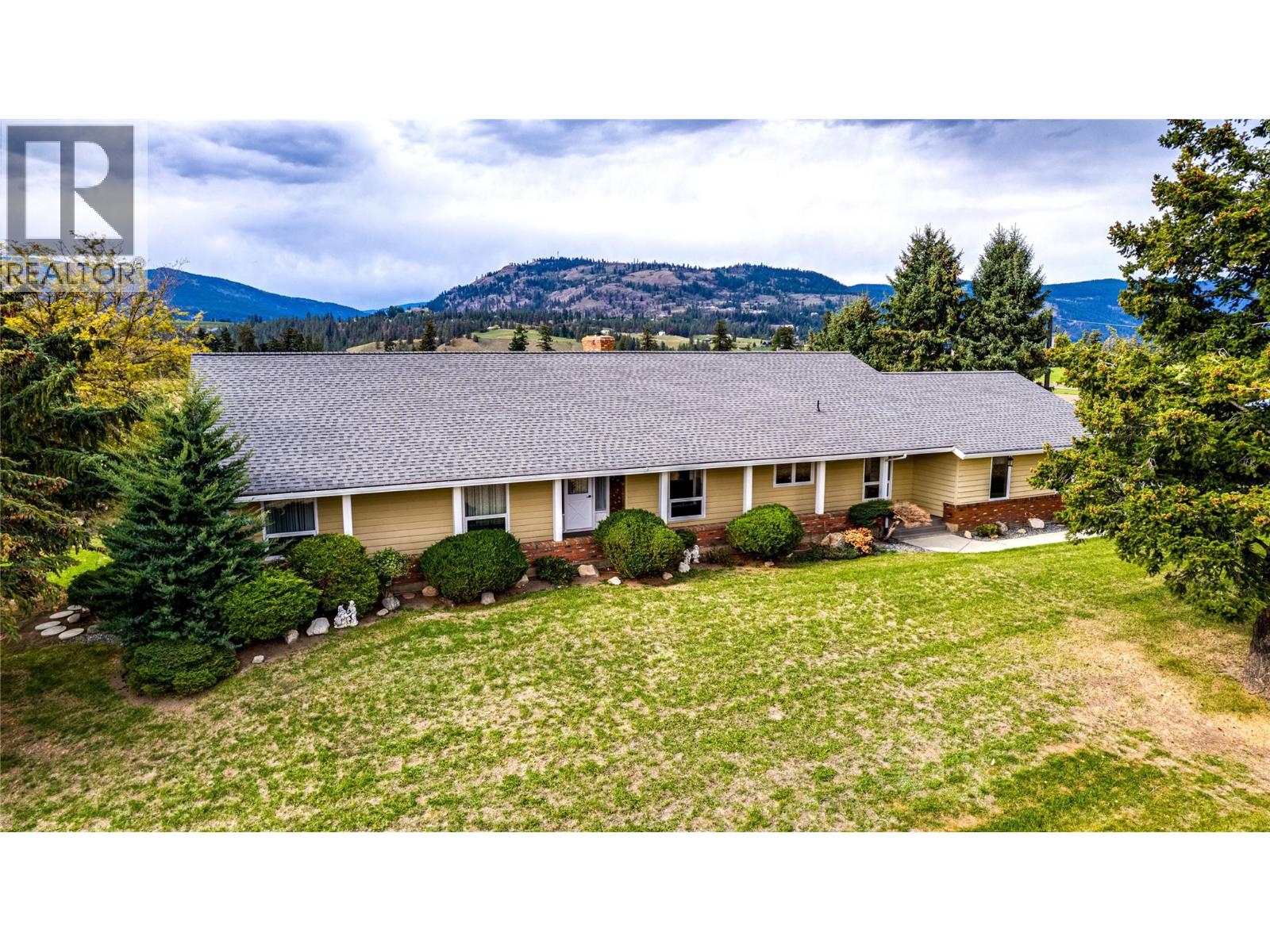 683 Clinton Road, Spallumcheen, British Columbia  V4Y 0P3 - Photo 4 - 10402165
