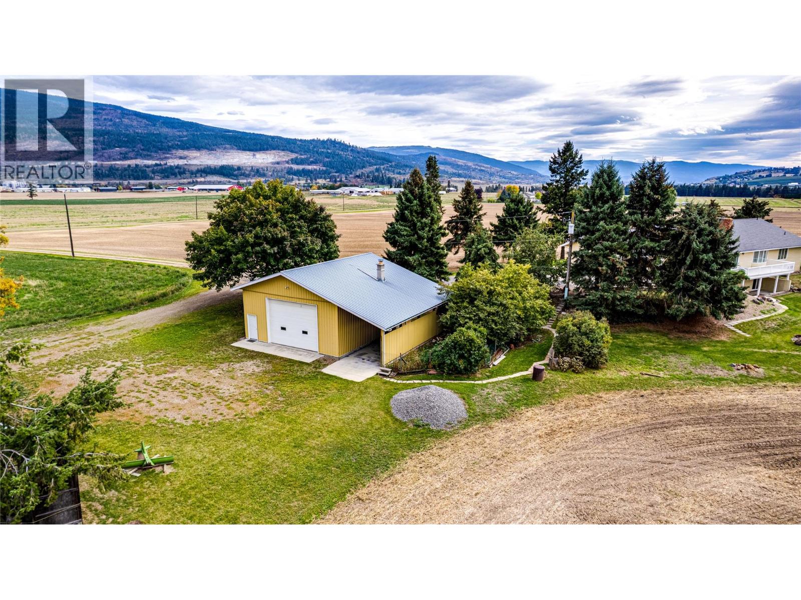 683 Clinton Road, Spallumcheen, British Columbia  V4Y 0P3 - Photo 7 - 10402165