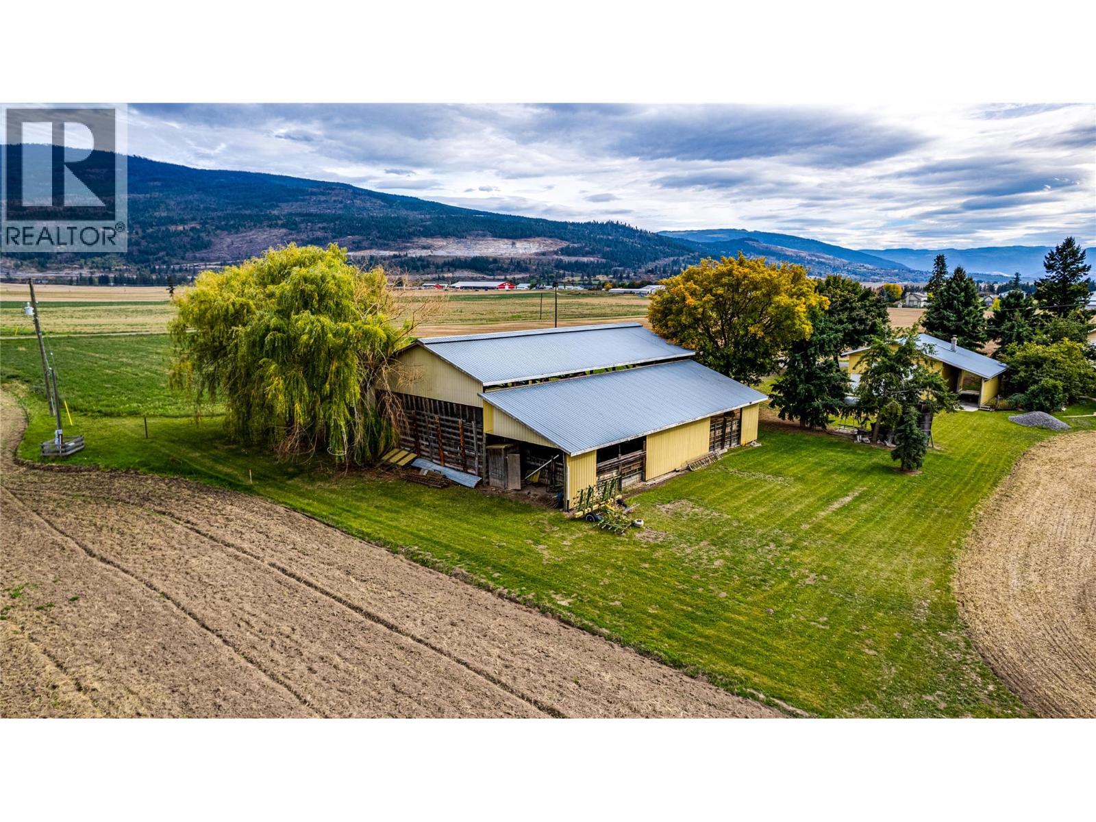 683 Clinton Road, Spallumcheen, British Columbia  V4Y 0P3 - Photo 9 - 10402165