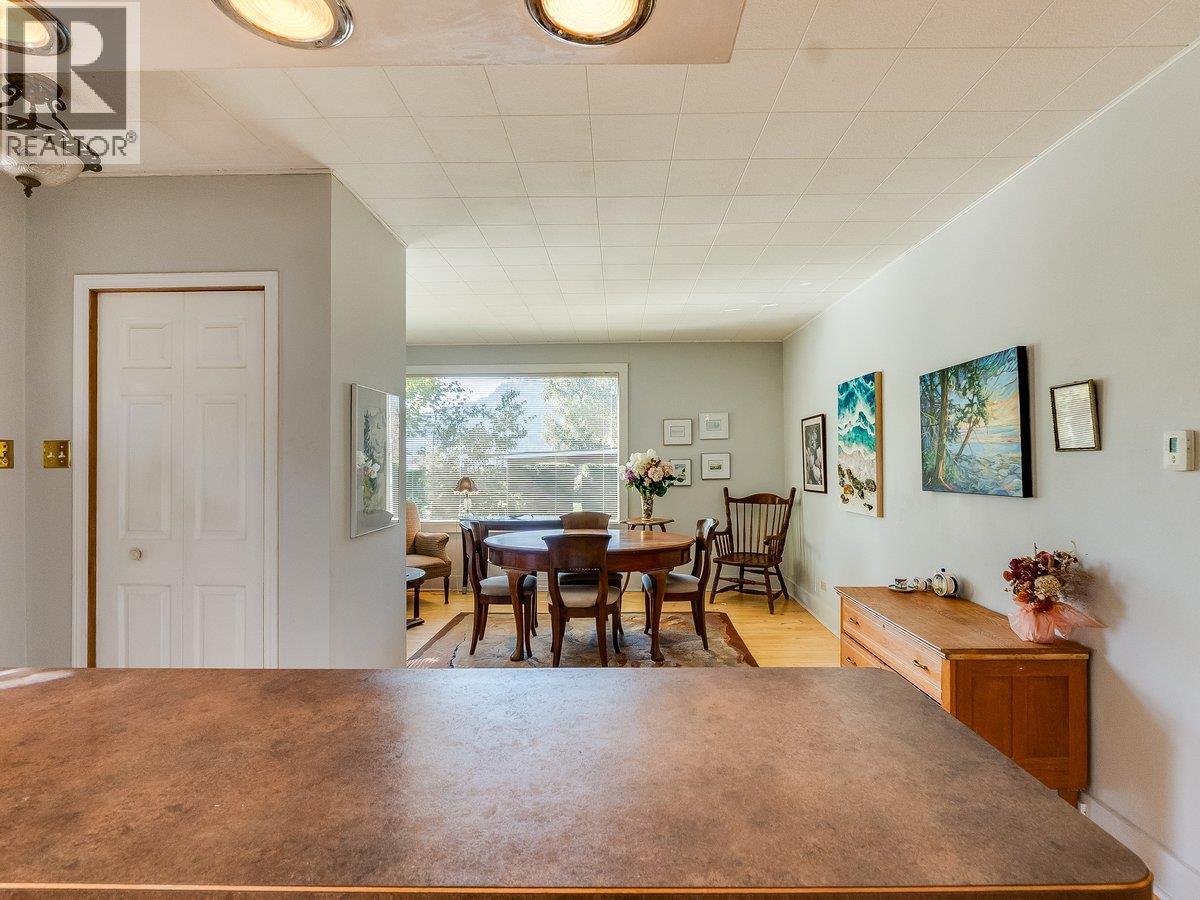 904 Fifth Street, Nelson, British Columbia  V1L 2X8 - Photo 11 - 10402421
