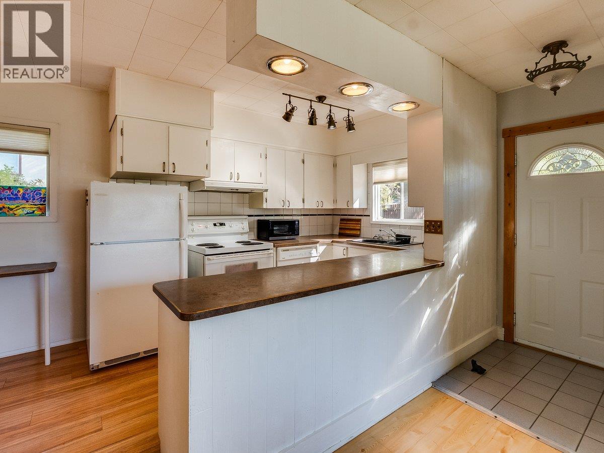 904 Fifth Street, Nelson, British Columbia  V1L 2X8 - Photo 16 - 10402421