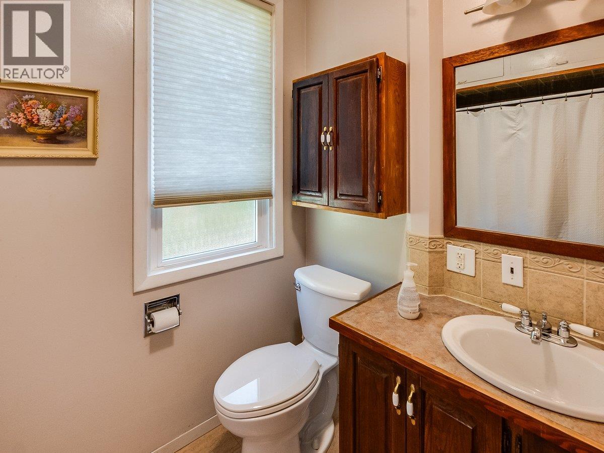 904 Fifth Street, Nelson, British Columbia  V1L 2X8 - Photo 25 - 10402421