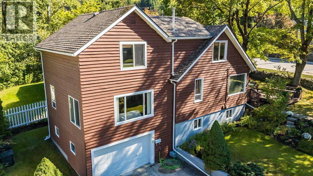 904 Fifth Street, Nelson, British Columbia  V1L 2X8 - Photo 4 - 10402421
