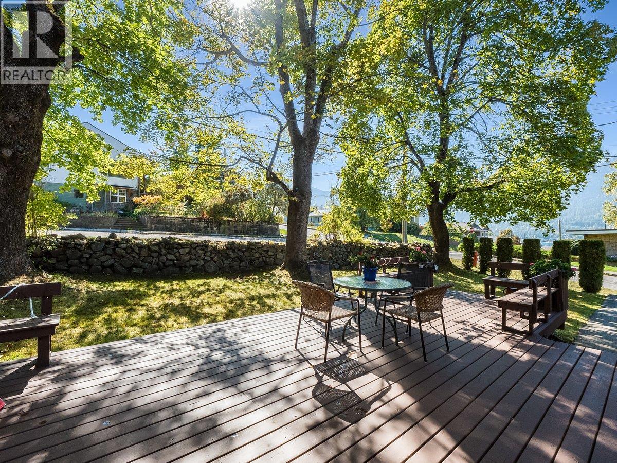 904 Fifth Street, Nelson, British Columbia  V1L 2X8 - Photo 44 - 10402421