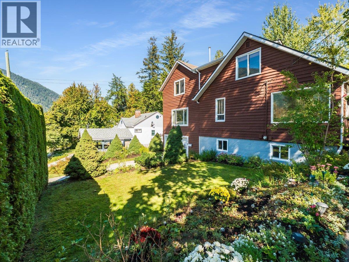 904 Fifth Street, Nelson, British Columbia  V1L 2X8 - Photo 47 - 10402421