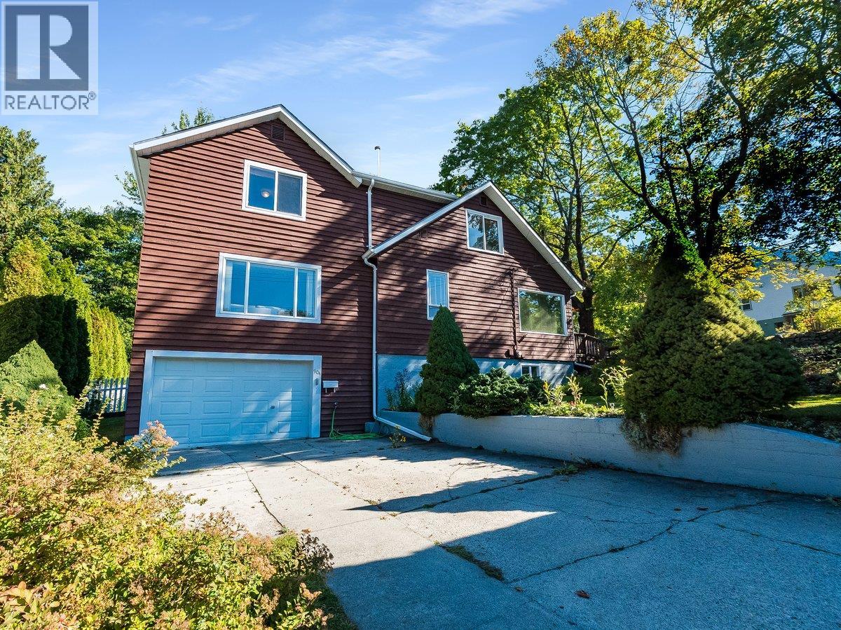 904 Fifth Street, Nelson, British Columbia  V1L 2X8 - Photo 5 - 10402421