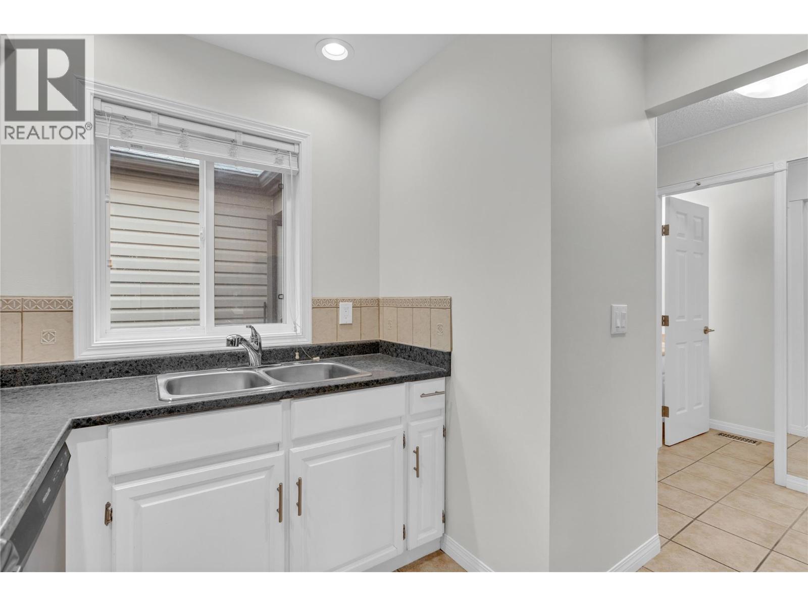 1675 Thayer Court Unit# 3, Kelowna, British Columbia  V1Y 8M2 - Photo 11 - 10401740
