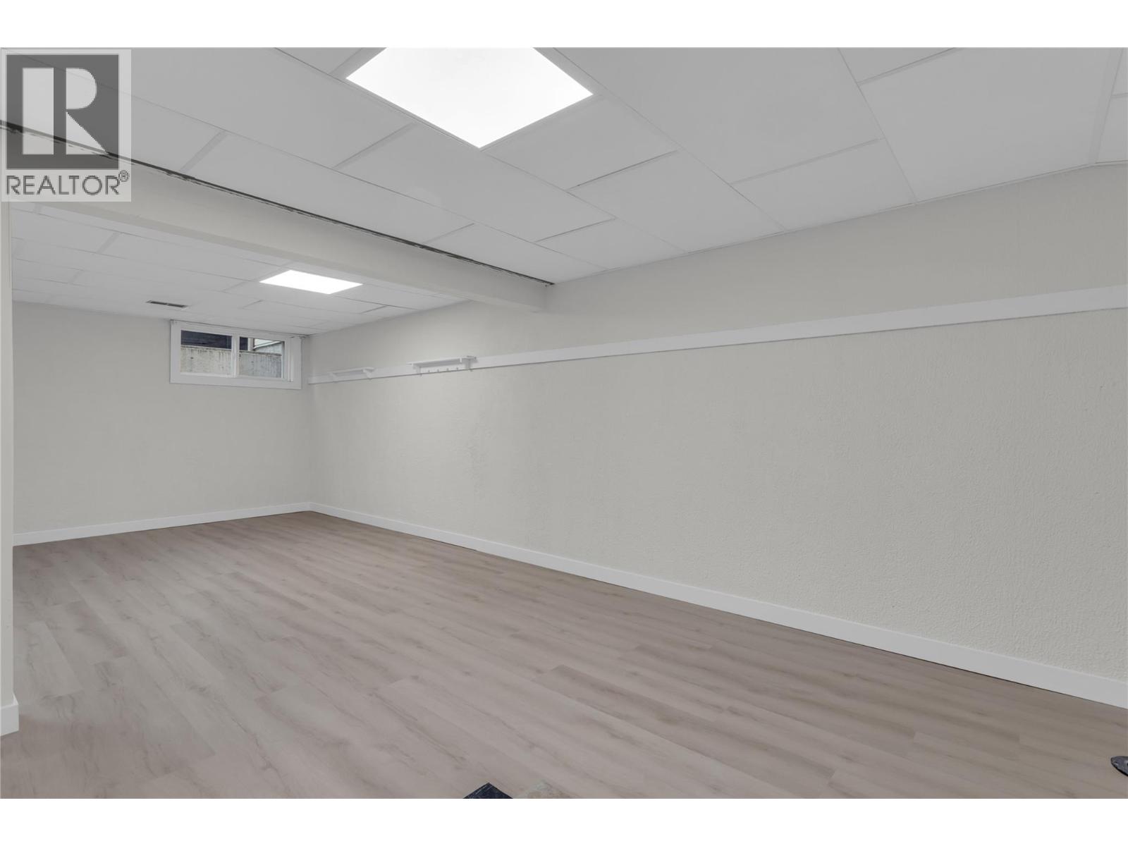 1675 Thayer Court Unit# 3, Kelowna, British Columbia  V1Y 8M2 - Photo 28 - 10401740