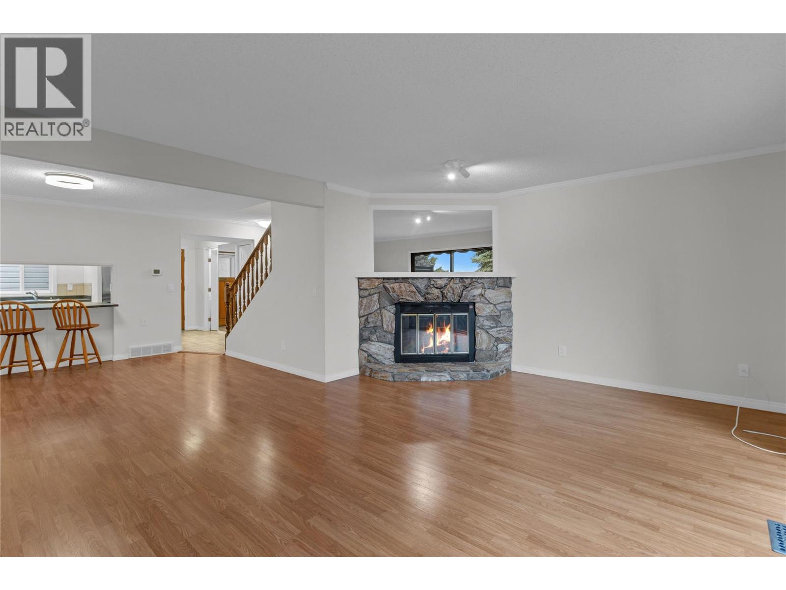 1675 Thayer Court Unit# 3, Kelowna, British Columbia  V1Y 8M2 - Photo 4 - 10401740