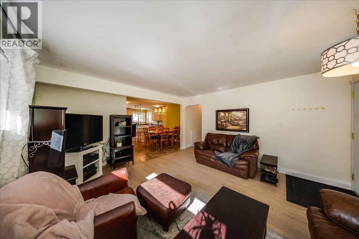 14 Hillside Drive, Trail, British Columbia  V1R 1G5 - Photo 13 - 10401896