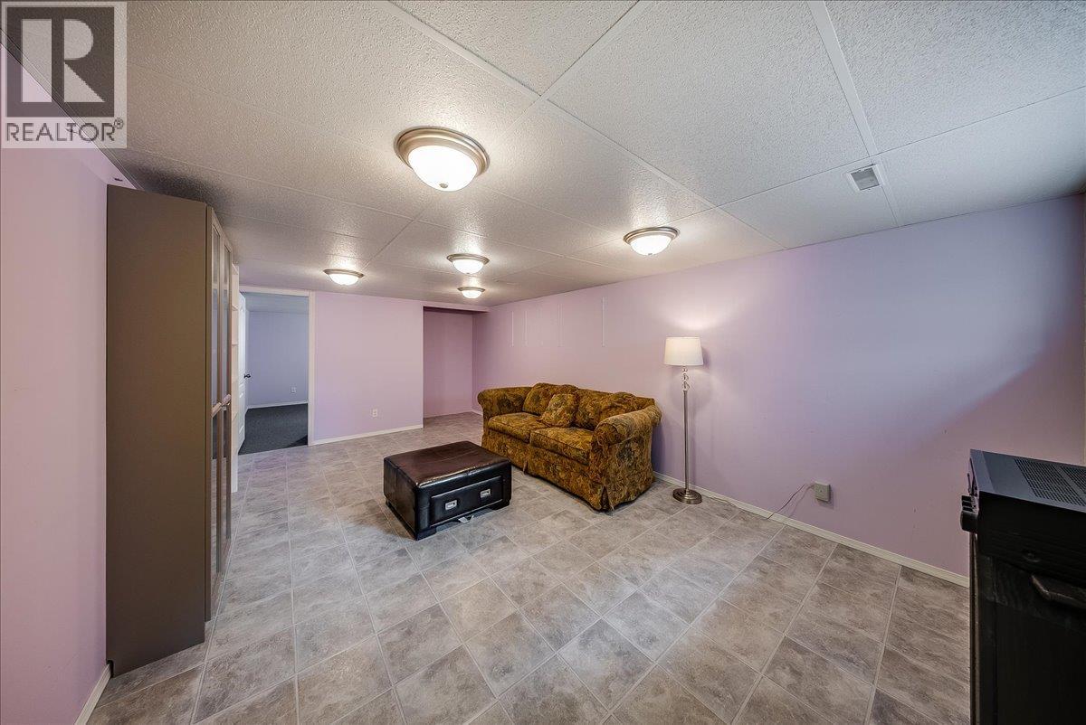 14 Hillside Drive, Trail, British Columbia  V1R 1G5 - Photo 24 - 10401896