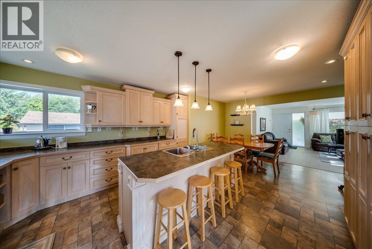 14 Hillside Drive, Trail, British Columbia  V1R 1G5 - Photo 3 - 10401896