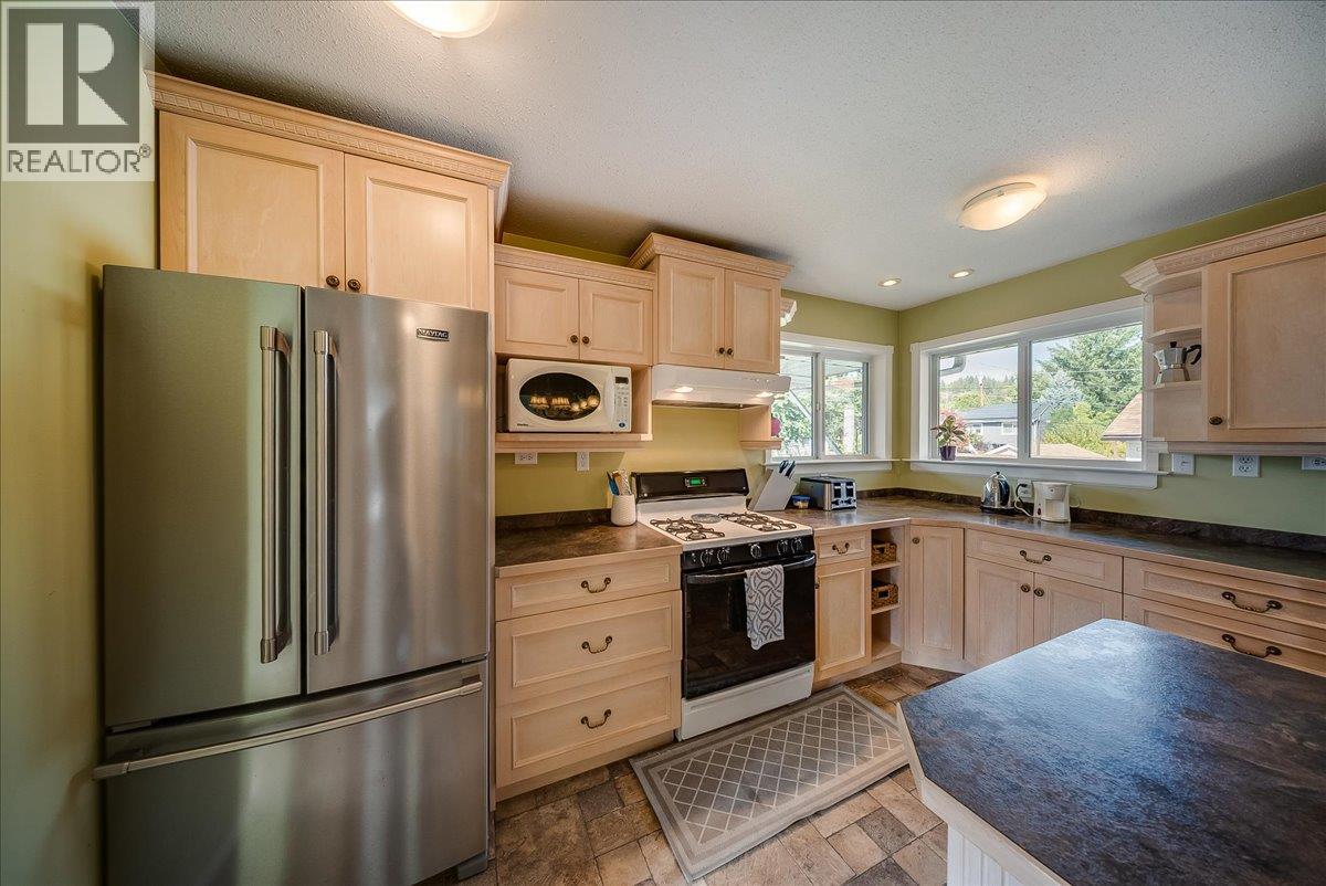 14 Hillside Drive, Trail, British Columbia  V1R 1G5 - Photo 4 - 10401896