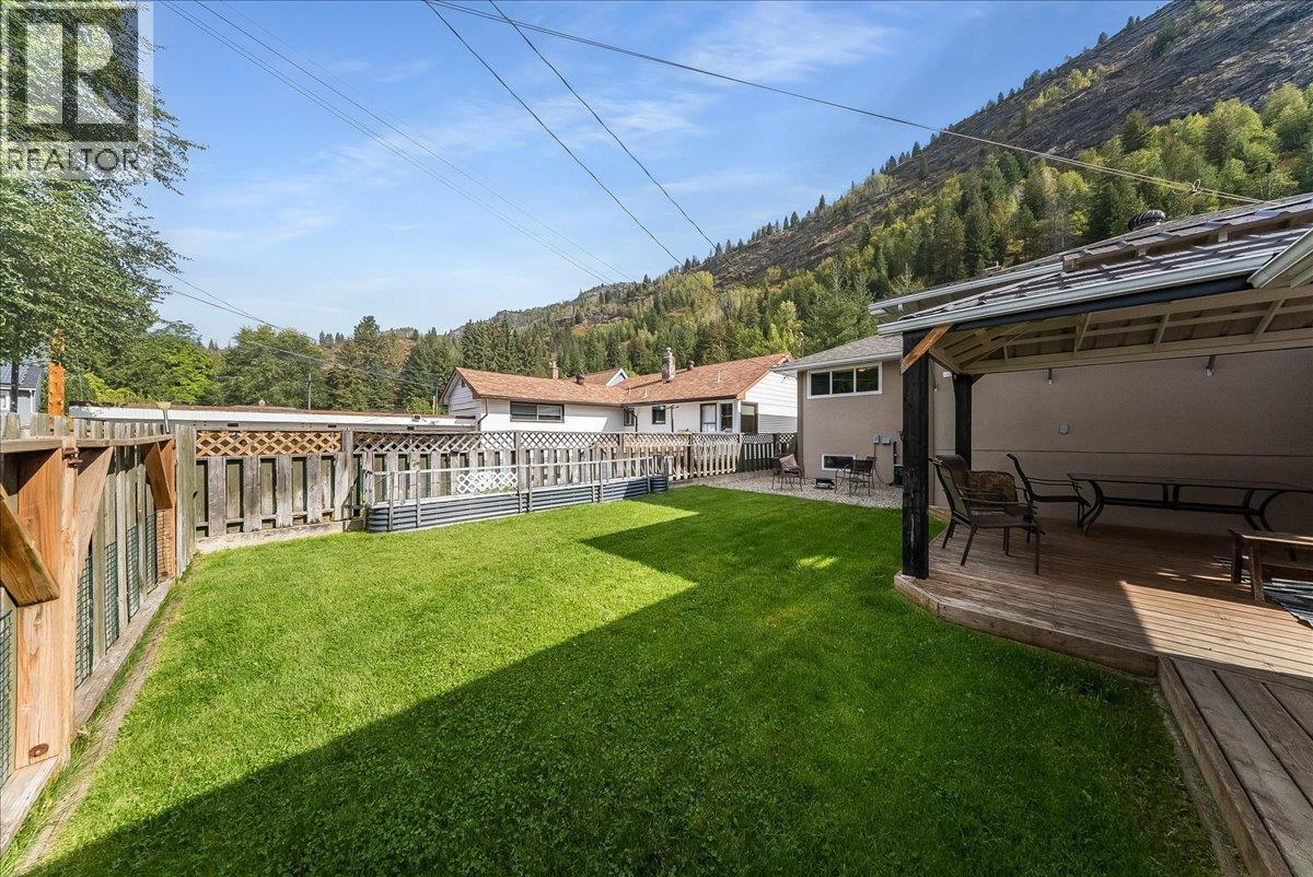 14 Hillside Drive, Trail, British Columbia  V1R 1G5 - Photo 40 - 10401896