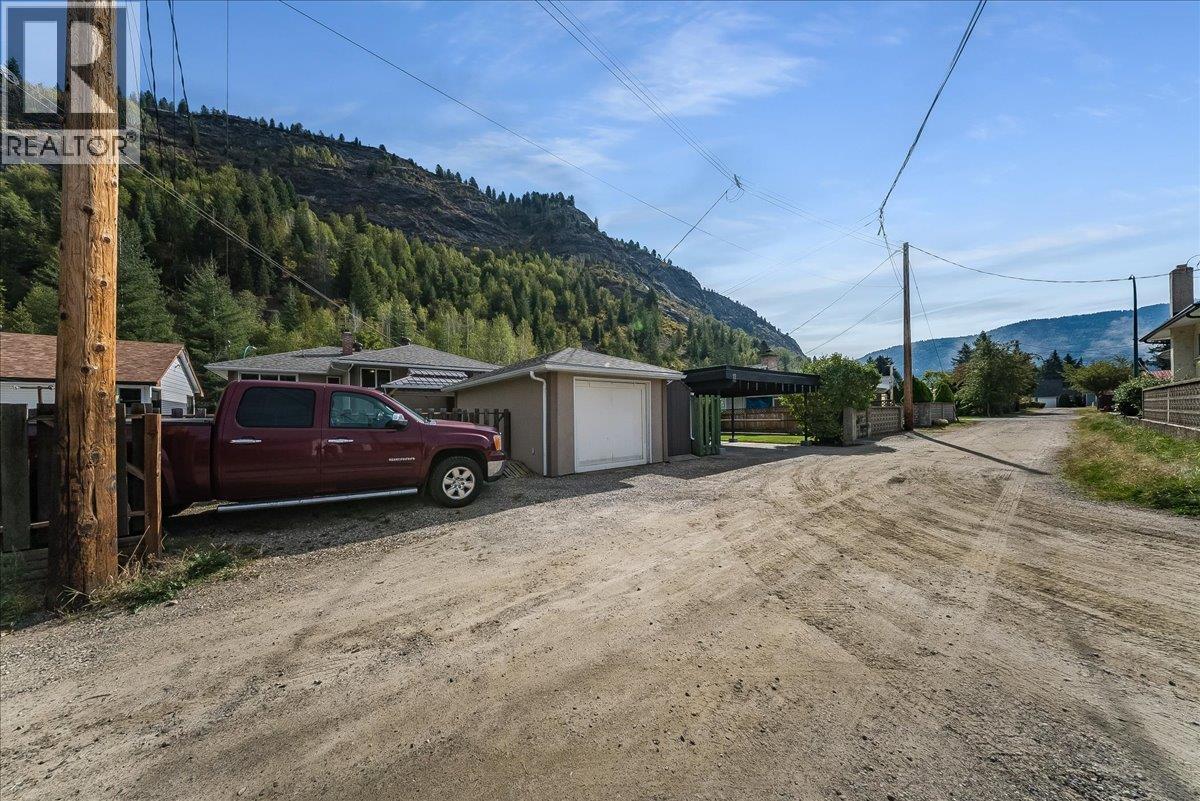 14 Hillside Drive, Trail, British Columbia  V1R 1G5 - Photo 46 - 10401896