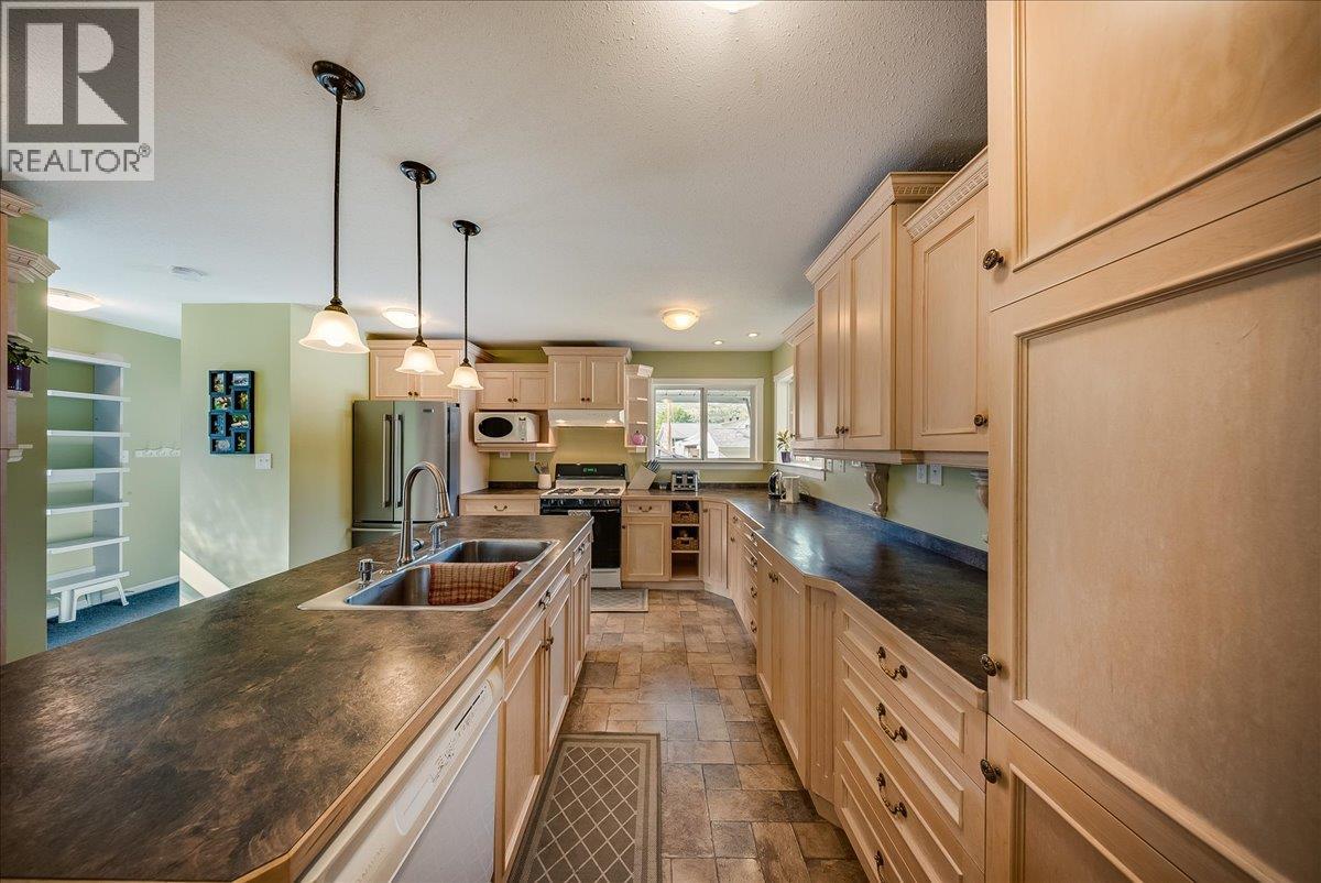 14 Hillside Drive, Trail, British Columbia  V1R 1G5 - Photo 6 - 10401896