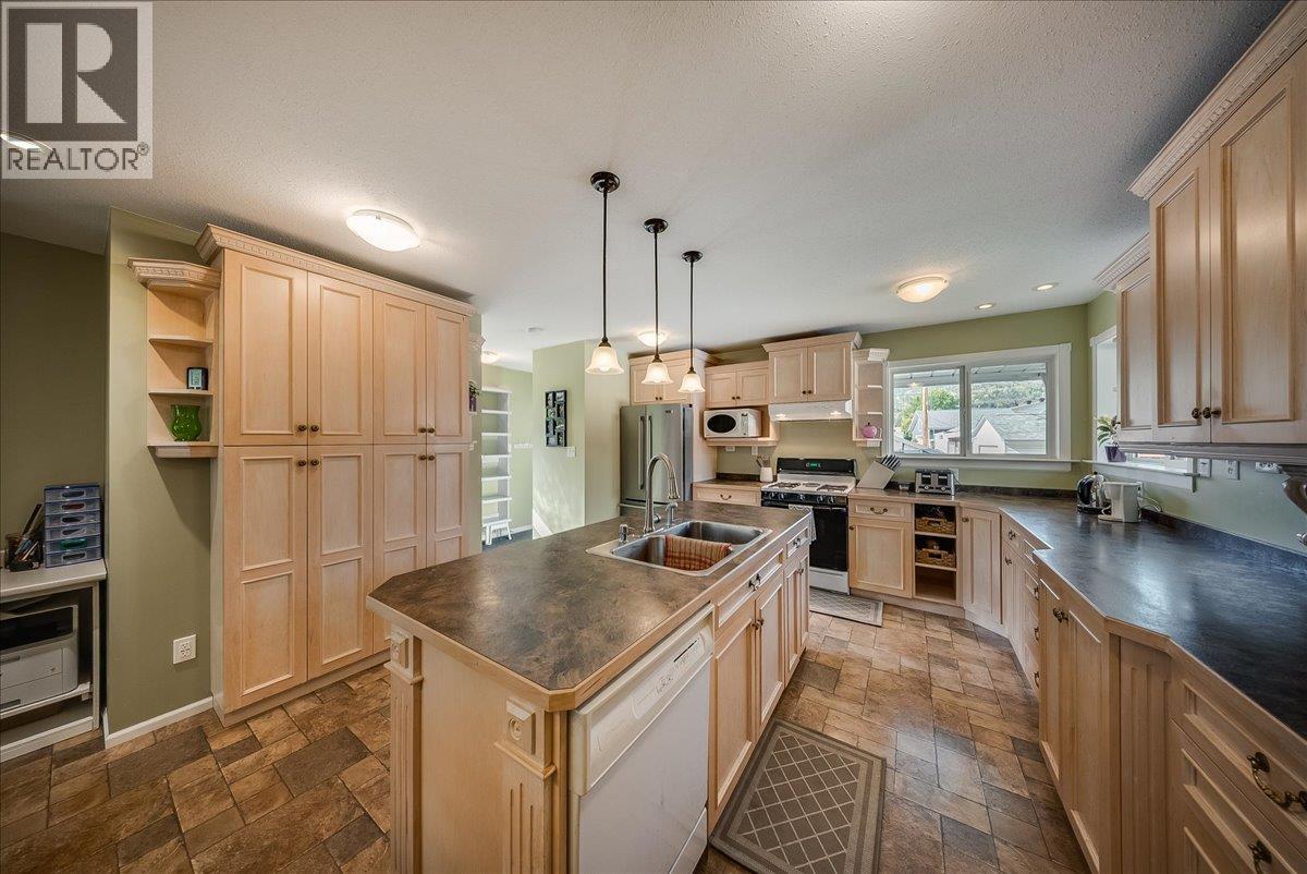 14 Hillside Drive, Trail, British Columbia  V1R 1G5 - Photo 7 - 10401896
