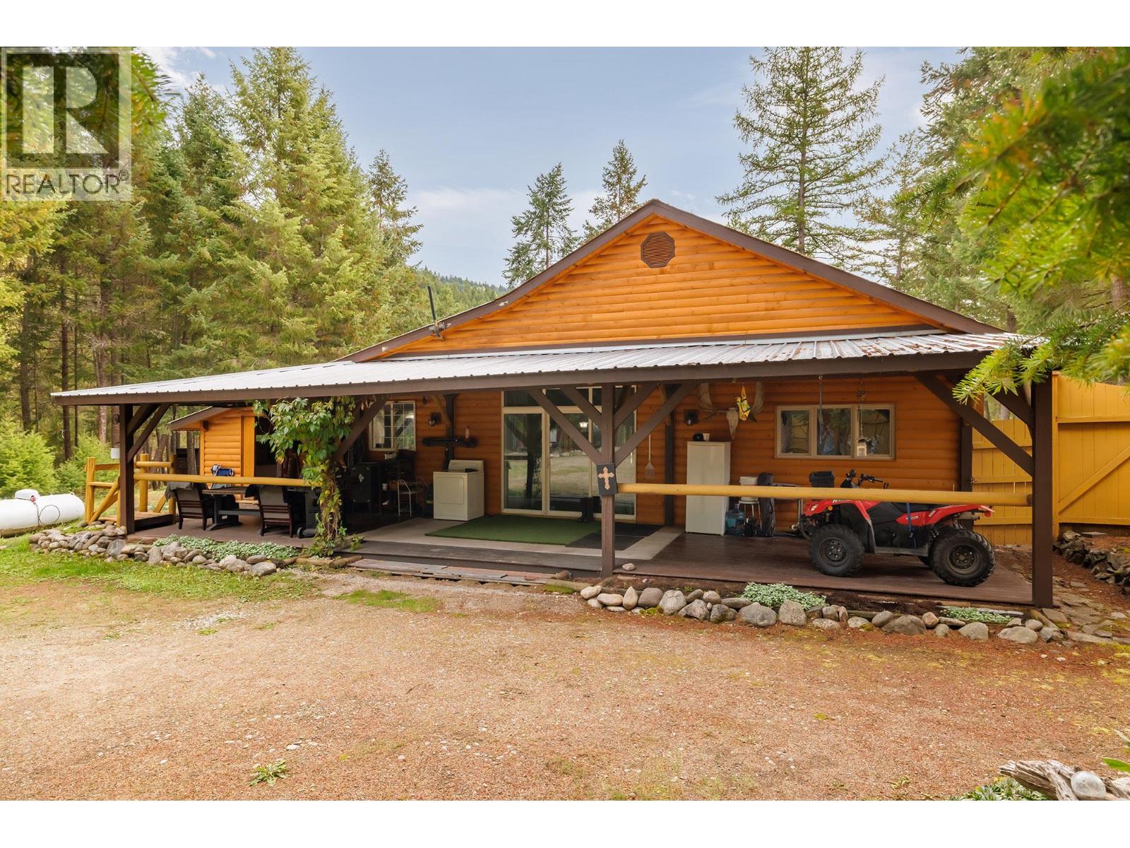 6350 33 Highway Unit# 22, Beaverdell, British Columbia  V0A 1H0 - Photo 1 - 10402317