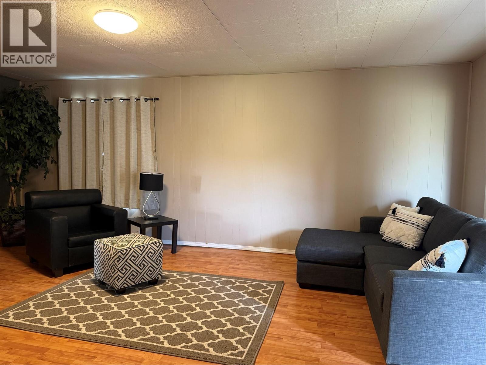 1009 95 Avenue, Dawson Creek, British Columbia  V1G 1H9 - Photo 3 - 10402564