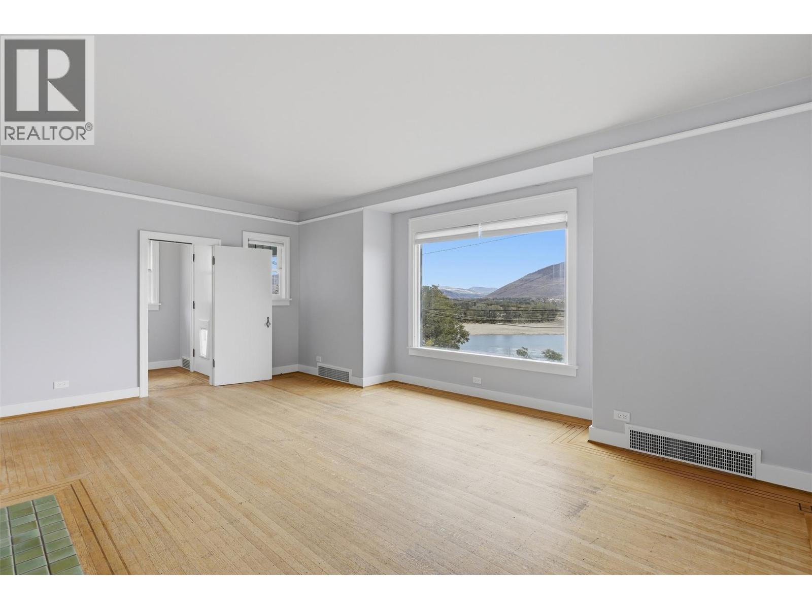 275 Seymour  W Street, Kamloops, British Columbia  V2C 2E7 - Photo 9 - 10402538