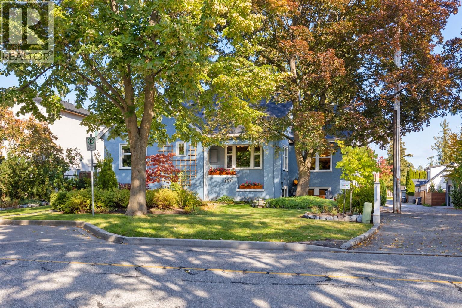 2071 Abbott Street, Kelowna, British Columbia  V1Y 1C5 - Photo 1 - 10402248