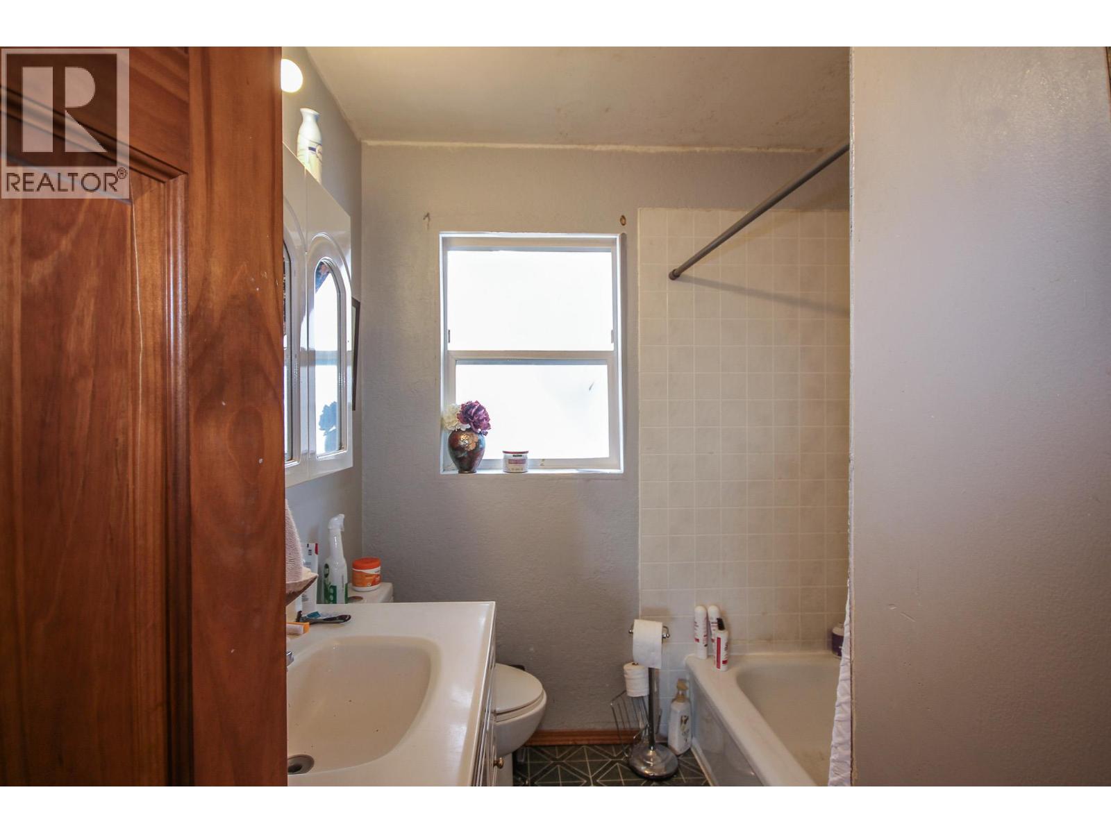 1621 95 Avenue, Dawson Creek, British Columbia  V1G 1K2 - Photo 12 - 10402568