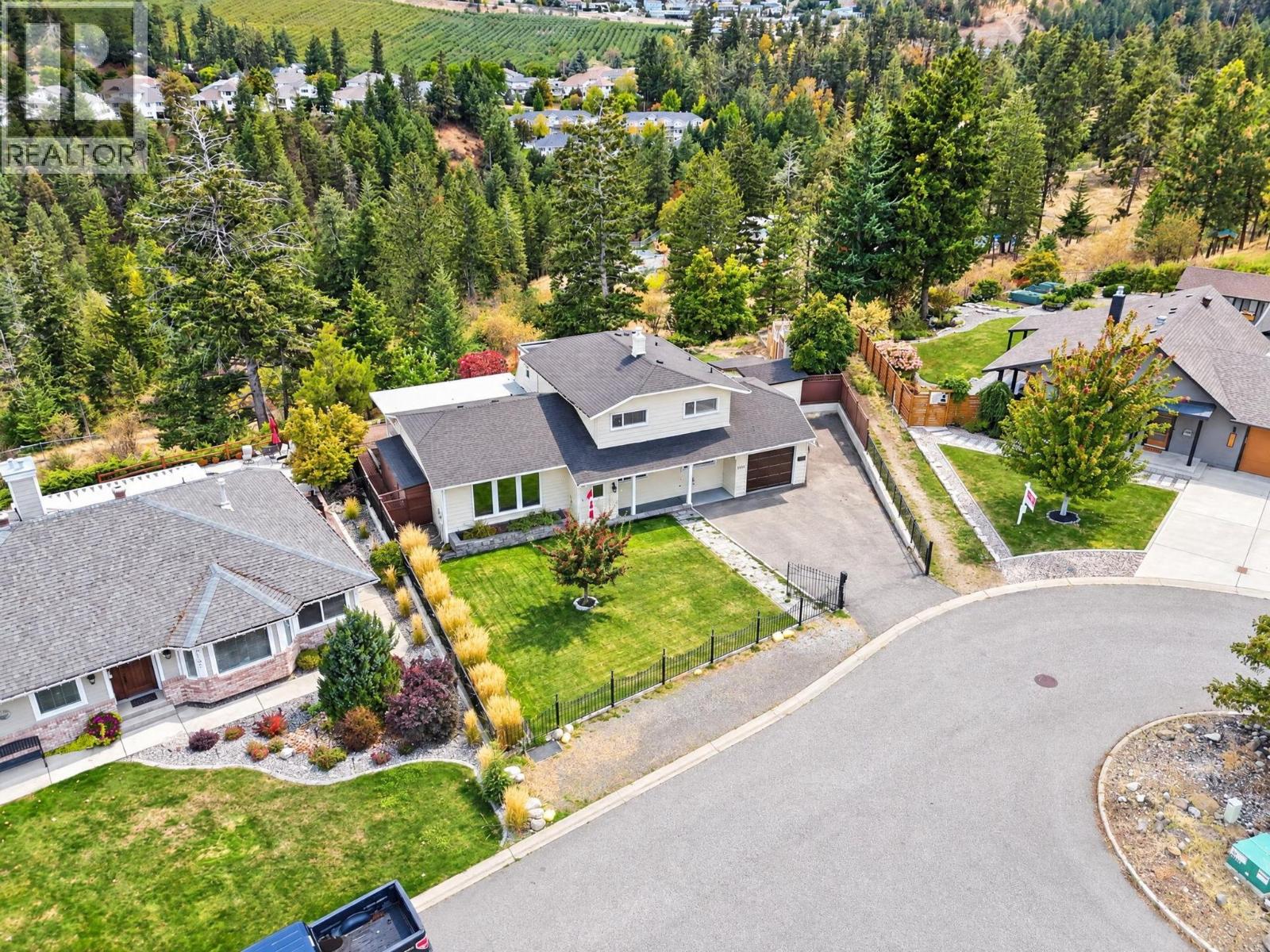 2571 Pineridge Place, West Kelowna, British Columbia  V4T 2J7 - Photo 2 - 10402553