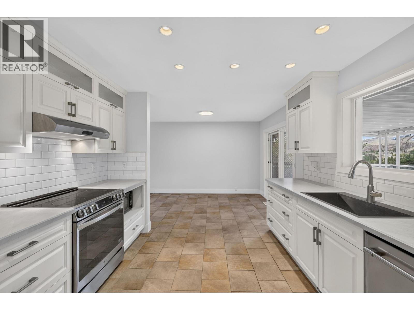 2571 Pineridge Place, West Kelowna, British Columbia  V4T 2J7 - Photo 9 - 10402553