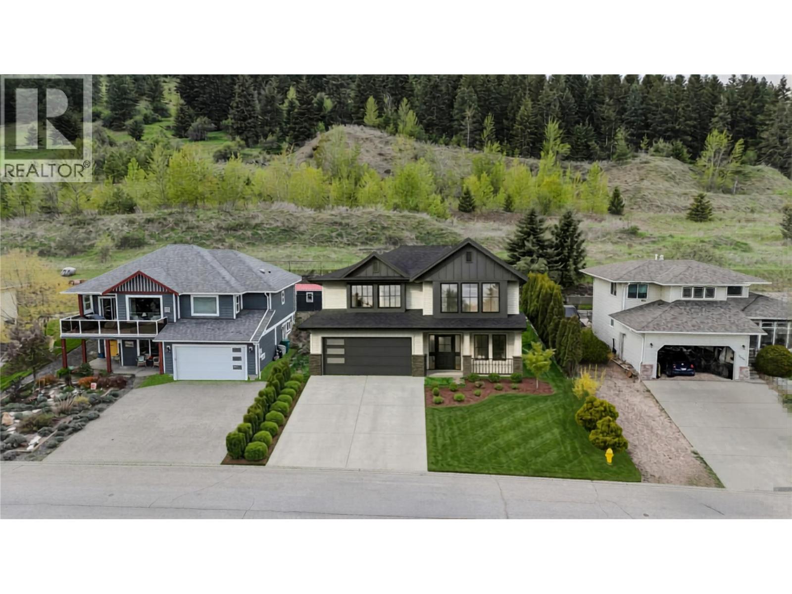 2000 Mountain View Avenue, Lumby, British Columbia  V0E 2G0 - Photo 2 - 10402130